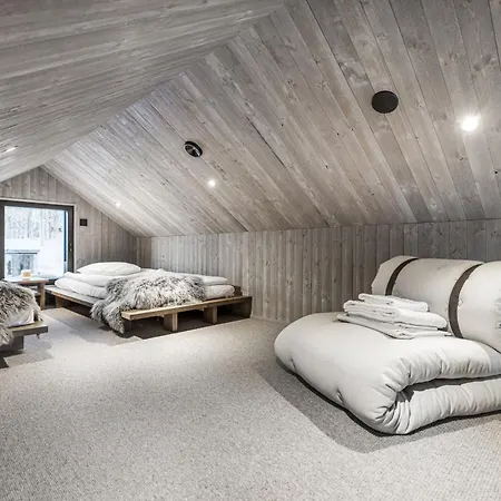 North Sky 18b By Hilla * Levi